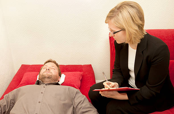 Y a-t-il des effets secondaires ou des risques associés à l’hypnose du sommeil?