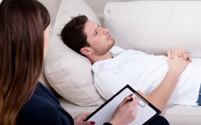 Pouvez-vous expliquer comment l’hypnose régressive à Lyon 5 aide les individus à identifier et à traiter les causes profondes de leurs problèmes, au-delà des symptômes visibles?
