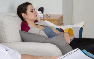 Comment l’hypnose à Lyon 3 soulage-t-elle les douleurs menstruelles ?