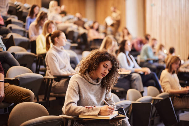 istockphoto-2122148349-612x612 hypnose examens à Lyon